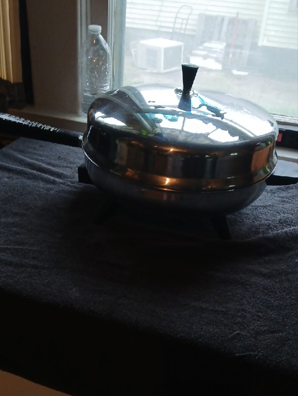 Farberware Stainless Steel Electric Skillet with Black Handle - Picture 4 of 4